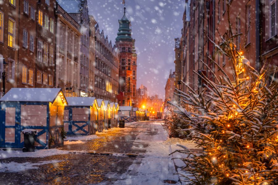 Gdzie pojechać na Święta Bożego Narodzenia w Polsce? Pomysły na magiczny zimowy wyjazd