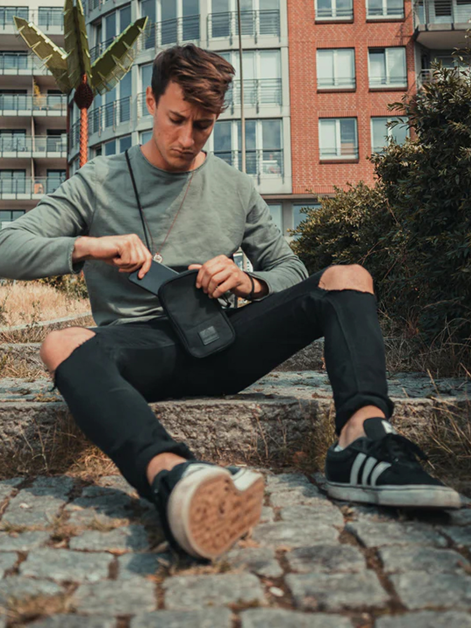 Torba crossbody JOHNNY URBAN Josh black