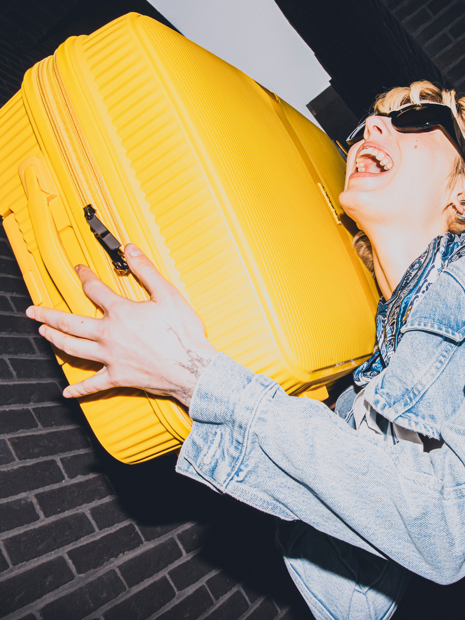 Walizka BLU MOONKY Altair 66cm żółta powiększana