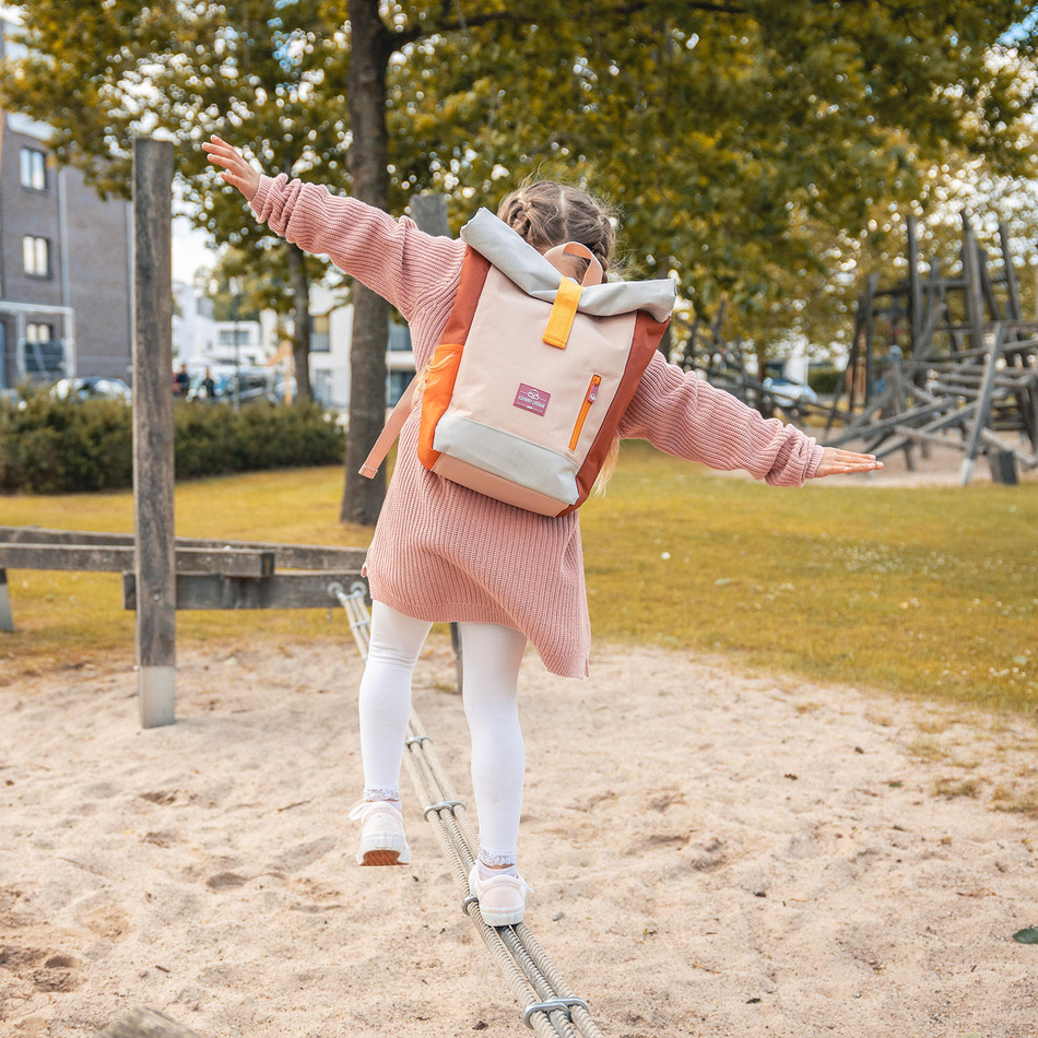 Plecak dziecięcy JOHNNY URBAN Junior Aaron Pink Colorful