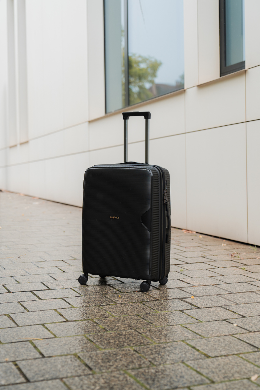 Walizka BLU MOONKY Altair 66cm czarna powiększana