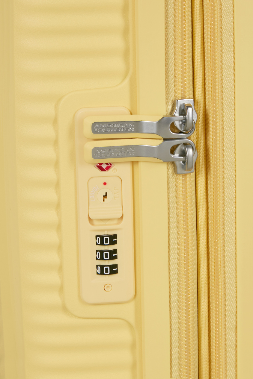 Walizka American Tourister Soundbox 67cm powiększana Pastel Yellow