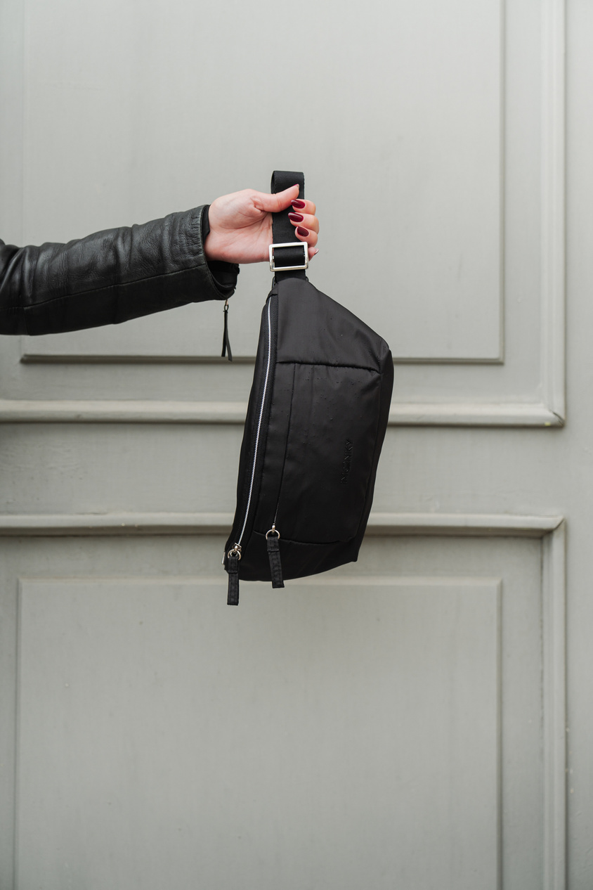 Saszetka BLU MOONKY One-Two Boom czarna