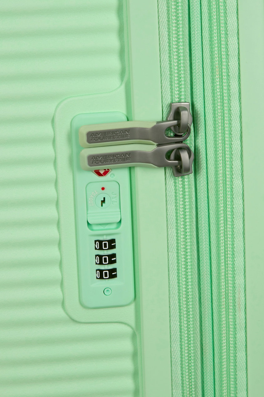 Walizka American Tourister Soundbox 67cm powiększana Pastel Green